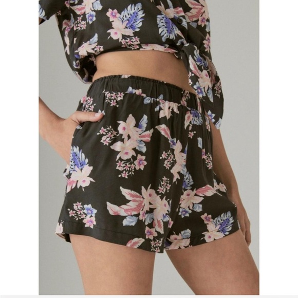 Lucky brand 2 piece flower set - Picture 2 of 8